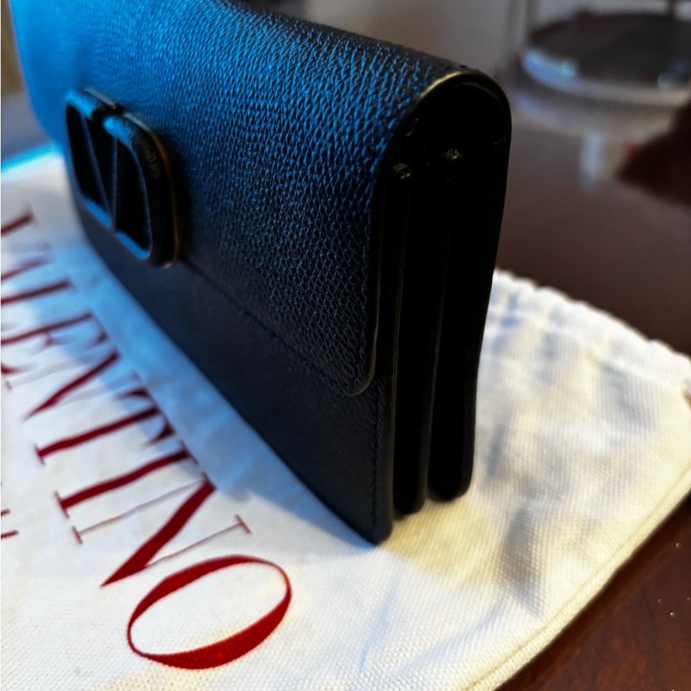 AUTHENTIC Valentino Vlogo Black Textured Calfskin Clutch w chain  - like new